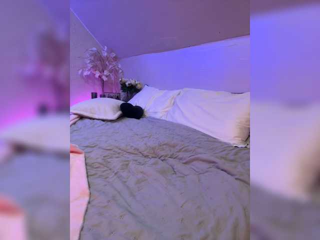 HollyPolly111 live cam on BongaCams