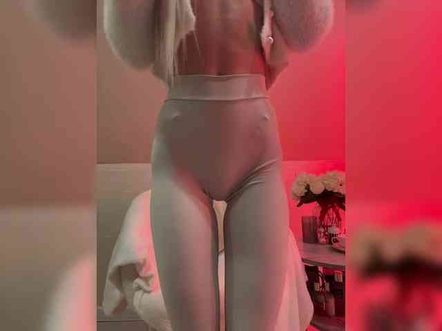 HollyPolly111 Live Webcam on BongaCams
