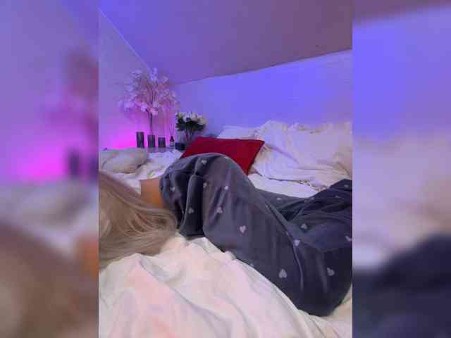 PauLiiine webcam