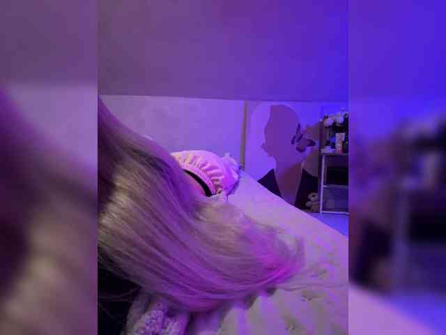 HollyPolly111 Live Webcam on BongaCams