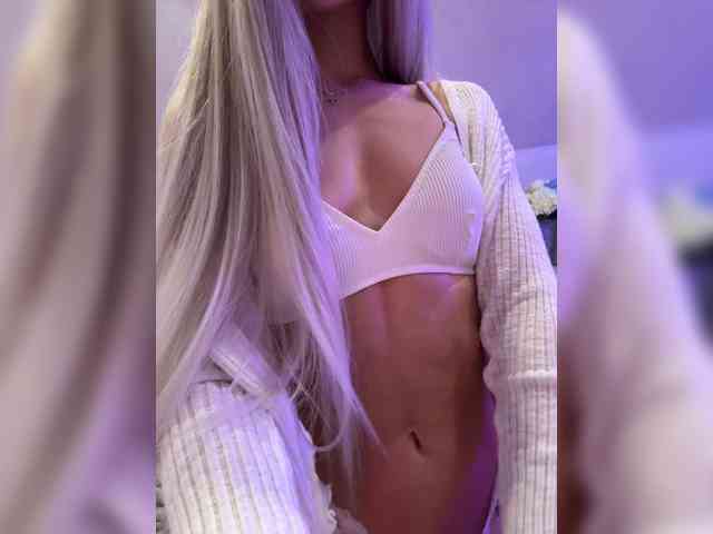 HollyPolly111 Live Webcam on BongaCams