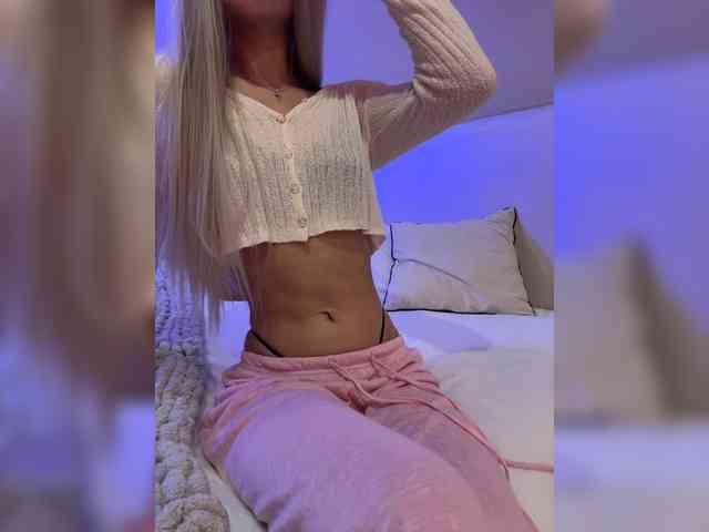 HollyPolly111 Live Webcam on BongaCams