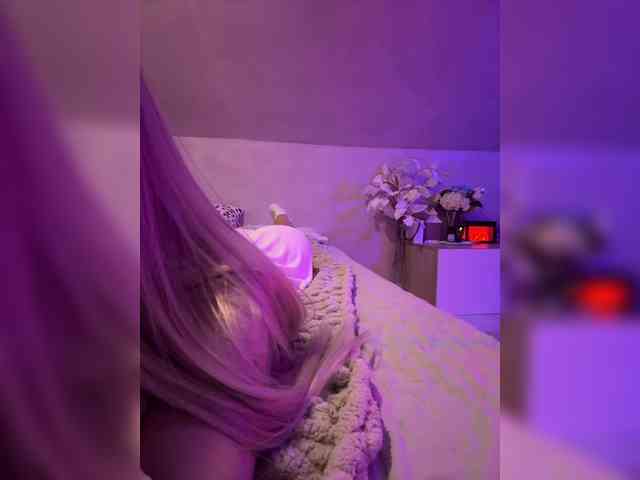 HollyPolly111 Live Webcam on BongaCams