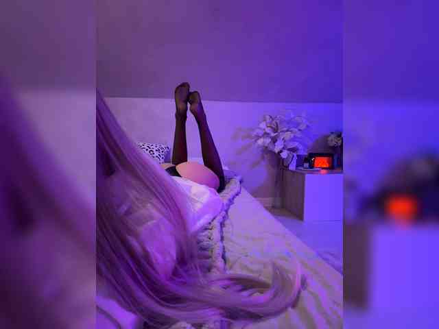 HollyPolly111 Live Webcam on BongaCams