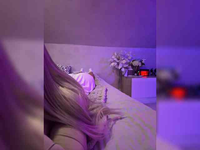 HollyPolly111 Live Webcam on BongaCams