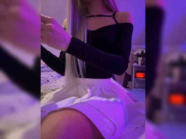 HollyPolly111 Live Webcam on BongaCams