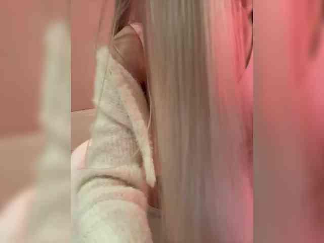 HollyPolly111 Live Webcam on BongaCams