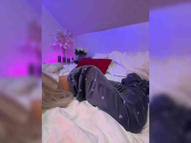 PauLiiine webcam