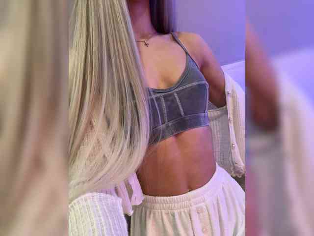 Live stream of HollyPolly111