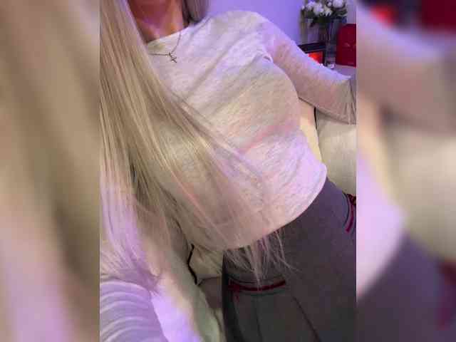 HollyPolly111 Live Webcam on BongaCams