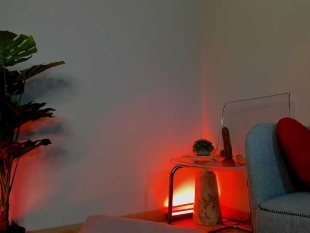 Mia-Milan18 live cam on BongaCams