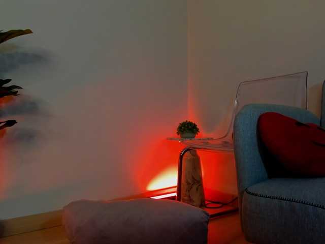 Mia-Milan18 live cam on BongaCams