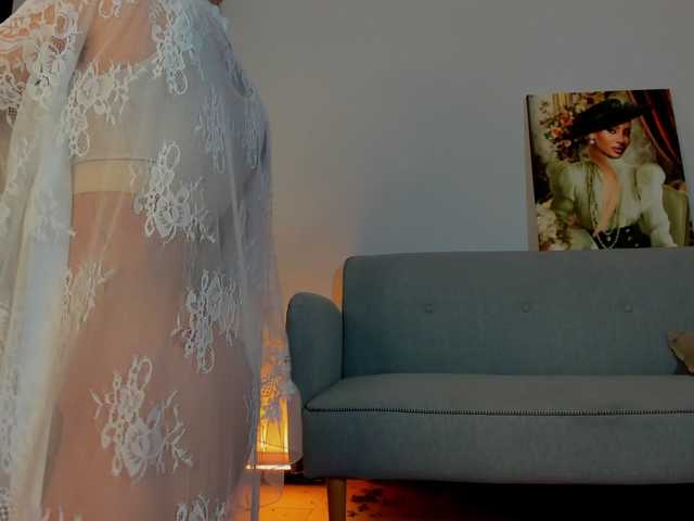 Mia-Milan18 live cam on BongaCams