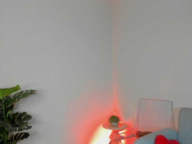 Mia-Milan18 live cam on BongaCams