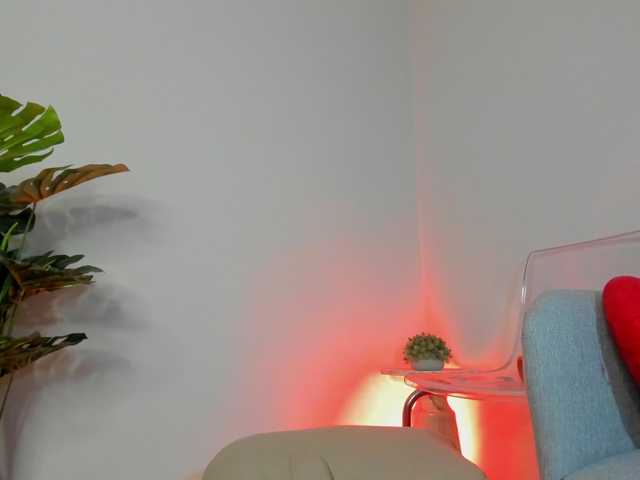 Mia-Milan18 live cam on BongaCams