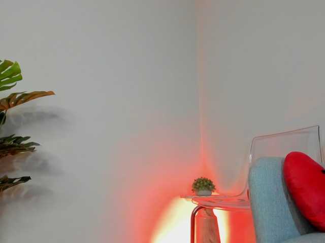 Mia-Milan18 live cam on BongaCams