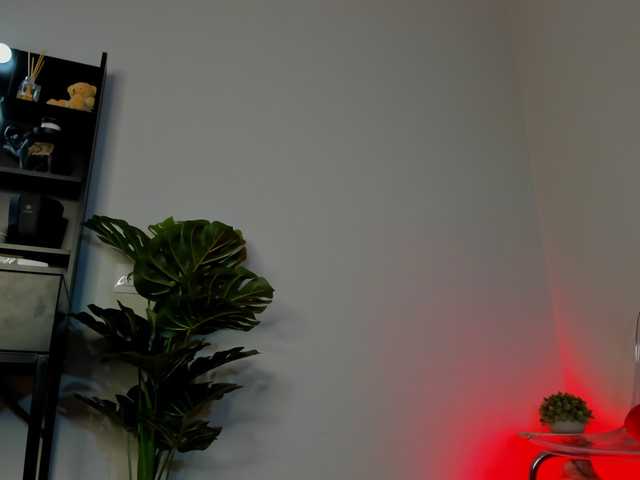 Mia-Milan18 live cam on BongaCams