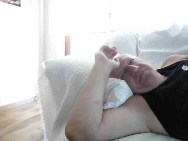 APAT1 Live Webcam on BongaCams