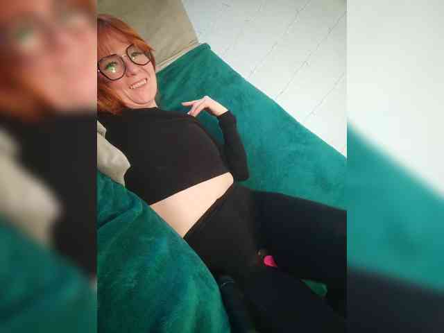 Mary_Traxwell webcam