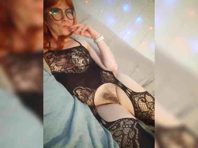 Mary_Traxwell webcam