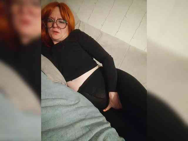Mary_Traxwell webcam