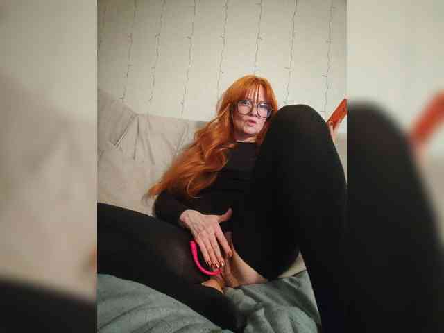 Mary_Traxwell webcam