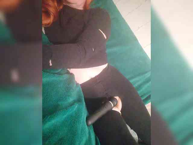 Mary_Traxwell webcam