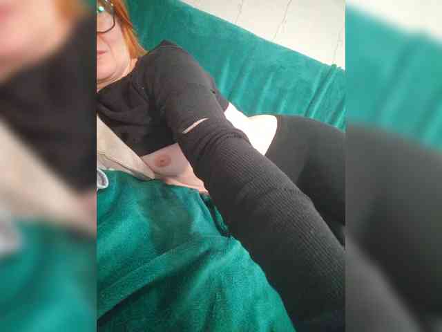 Mary_Traxwell webcam