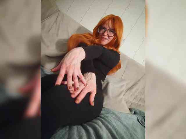 Mary_Traxwell webcam