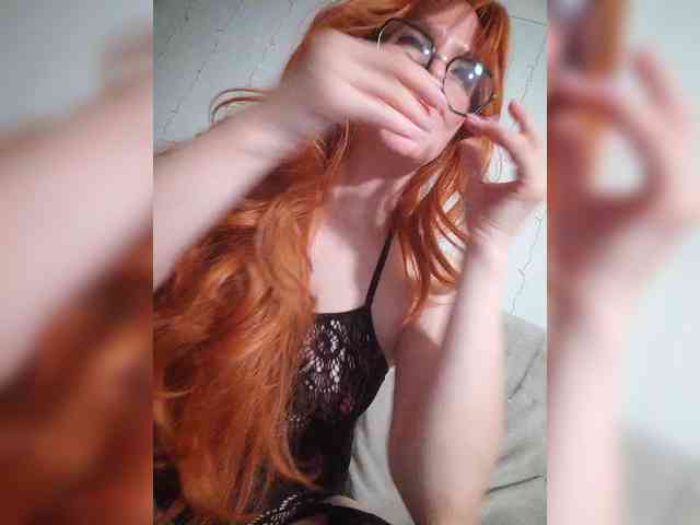 Mary_Traxwell webcam