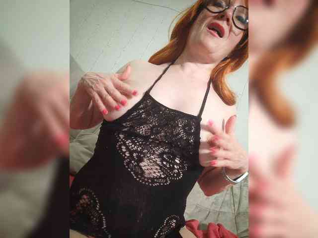 Mary_Traxwell webcam