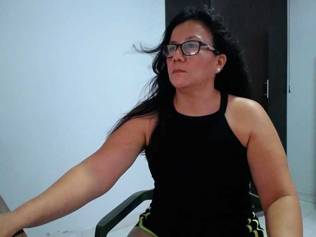 abriyiz-92 live cam on BongaCams