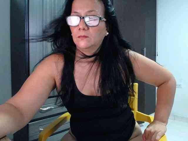 abriyiz-92 webcam