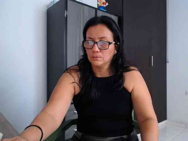 abriyiz-92 webcam