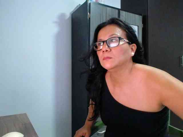abriyiz-92 webcam