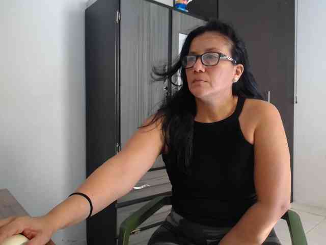 abriyiz-92 webcam