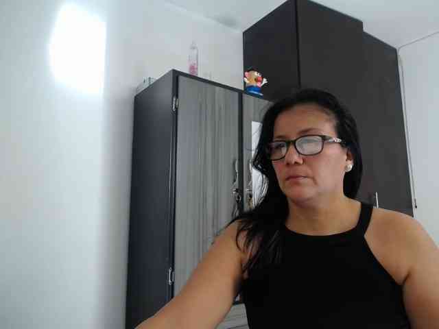 abriyiz-92 webcam