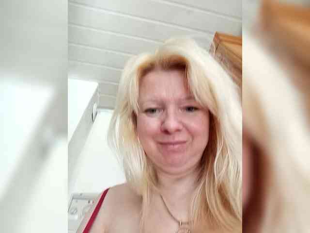 striptease web cam Sukie-Sukie