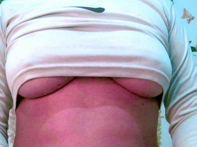 Crystal25 live cam on BongaCams