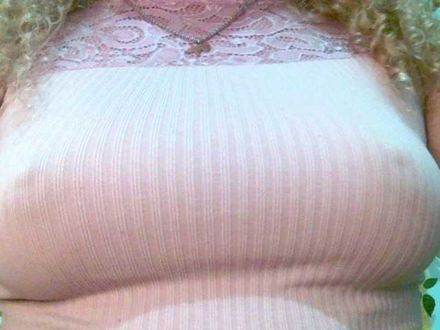 Crystal25 live cam on BongaCams