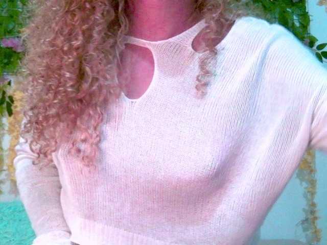 Crystal25 live cam on BongaCams