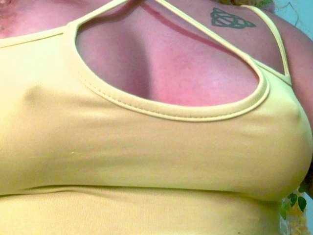 Crystal25, en vivo ahora en BongaCams