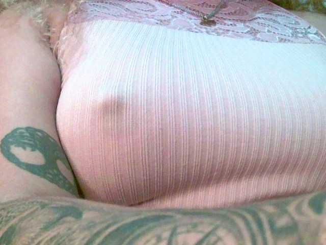 Crystal25 live cam on BongaCams