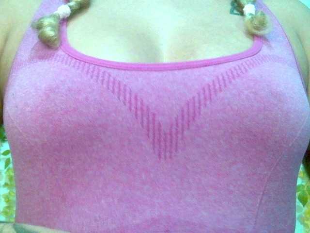 Crystal25 live cam on BongaCams