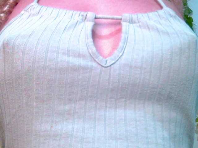 Crystal25 live cam on BongaCams