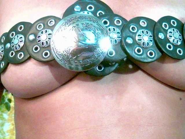 Crystal25's BongaCams show and profile