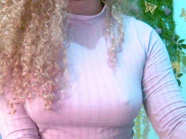 Crystal25 live cam on BongaCams