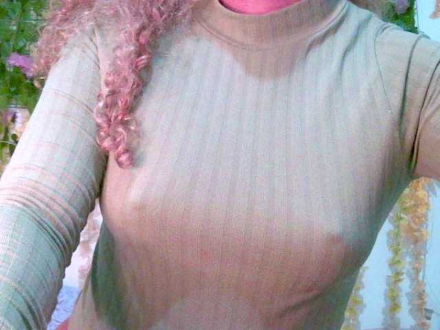 Crystal25 live cam on BongaCams