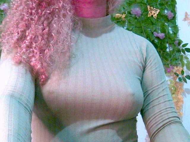 Crystal25 live cam on BongaCams