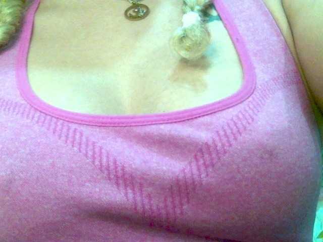 Crystal25 live cam on BongaCams